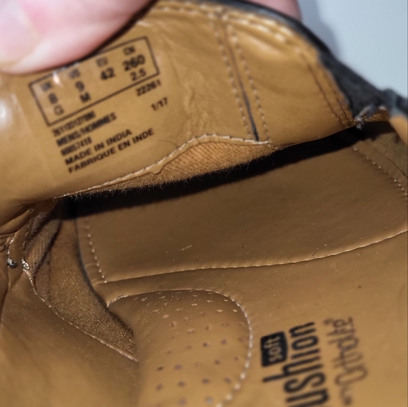 Clarks size 9M leather loafers - Picture 5 of 5